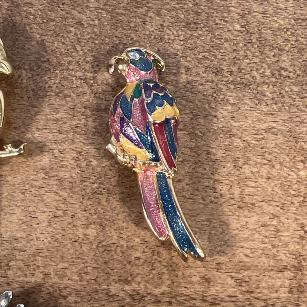 Vintage‎ Brooch Lot Birds, Crab, Flower Bouquet